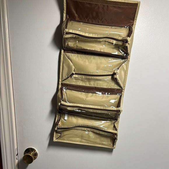 JM New York Cream Travel Bag Durable and Minimalist - Picture 7 of 7